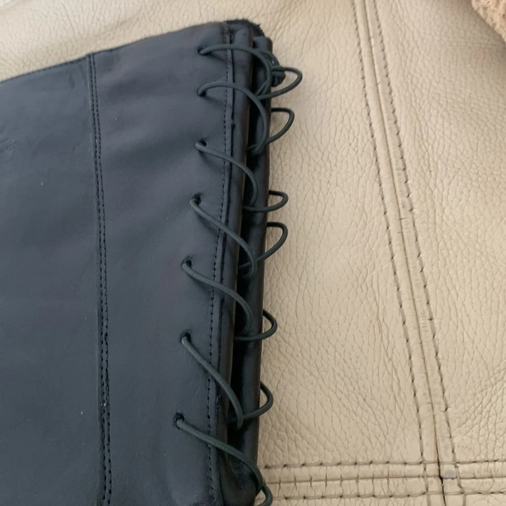 Size 9 1/2 B.Regence Black Leather‎ Boots Made In Canada lace up wide zipper
